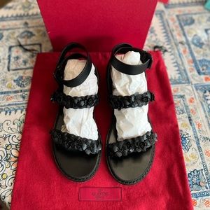 Valentino Garavani Floral-appliquéd Leather Sandals